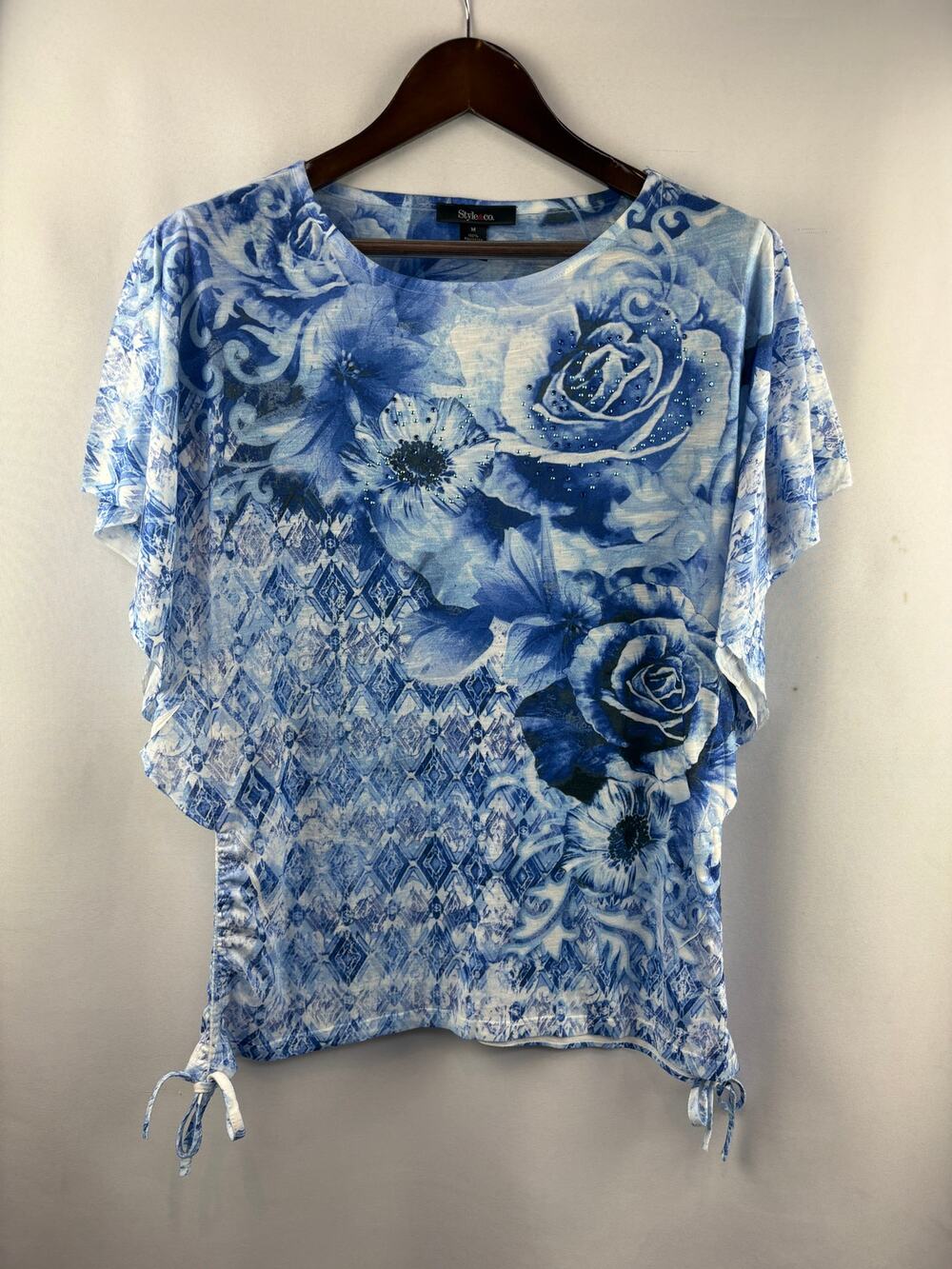 Women’s Style&Co Medium Blue & White Floral Short Sleeve Blouse